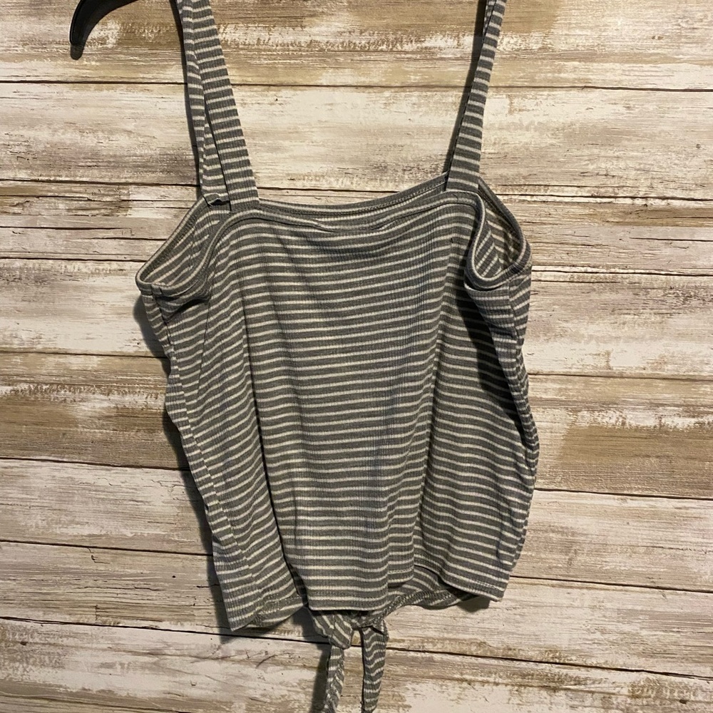Size M Smock Crop Top with Tie